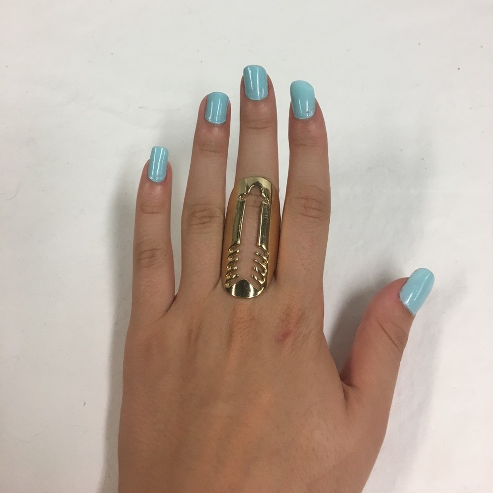 Simple Gold Tone Ring